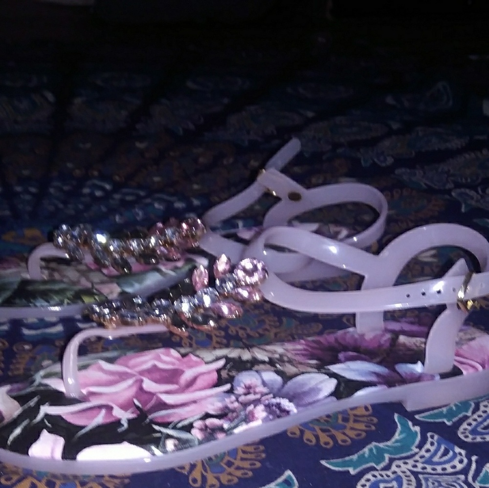 Quepid pink floral tee strap sandals